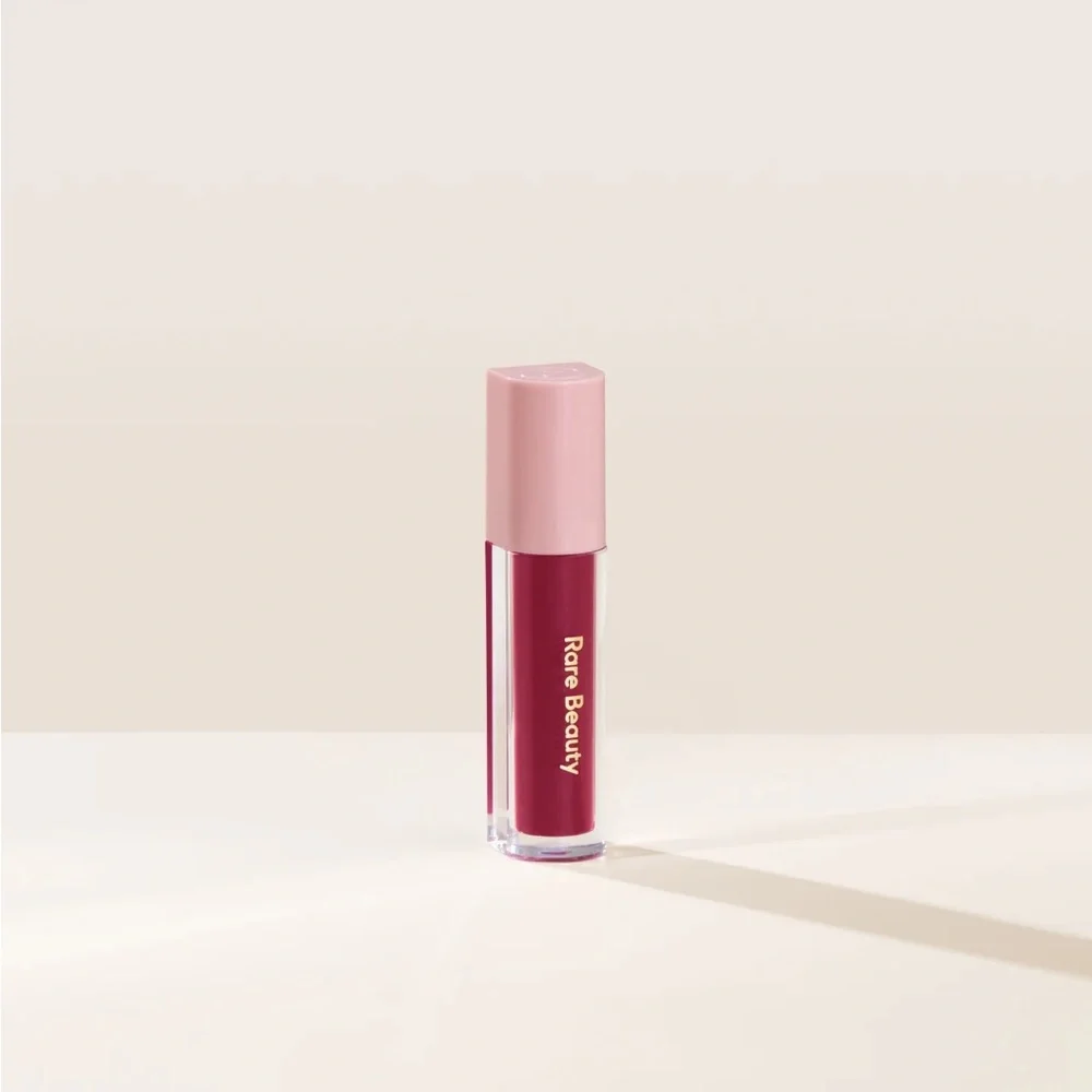 Rare Beauty Stay‎ Vulnerable Liquid Eyeshadow Nearly Berry